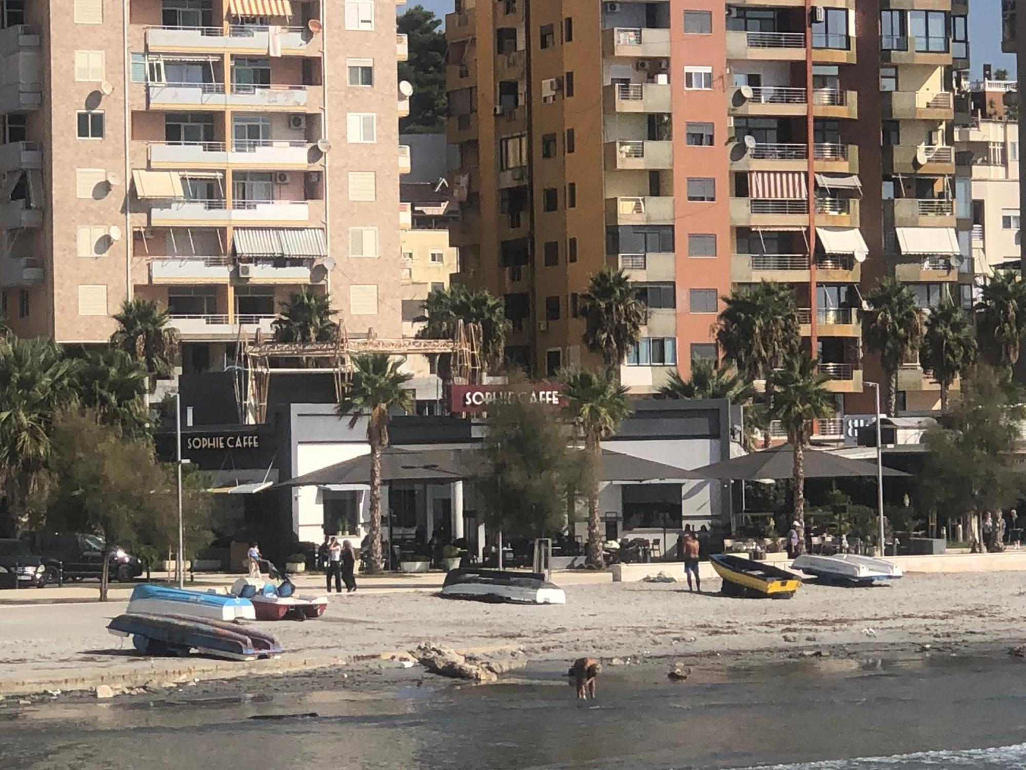Vollga Four Seasons Apartment Durrës Exteriör bild