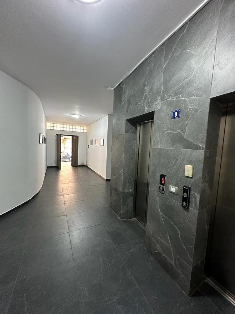 Vollga Four Seasons Apartment Durrës Exteriör bild